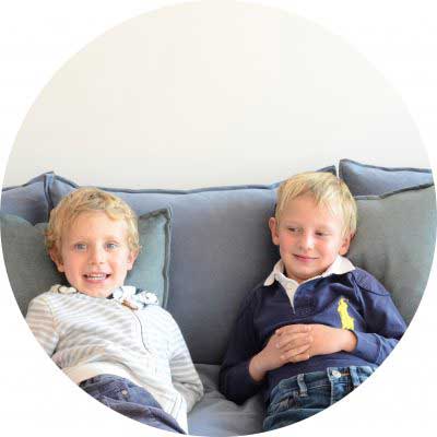 sofaonline - cliente satisfecho con compra de sofa sofaonline - cliente satisfecho con compra de sofa