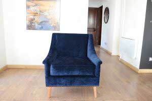 sofaonline - Sillon Satiago con tela de terciopelo azul